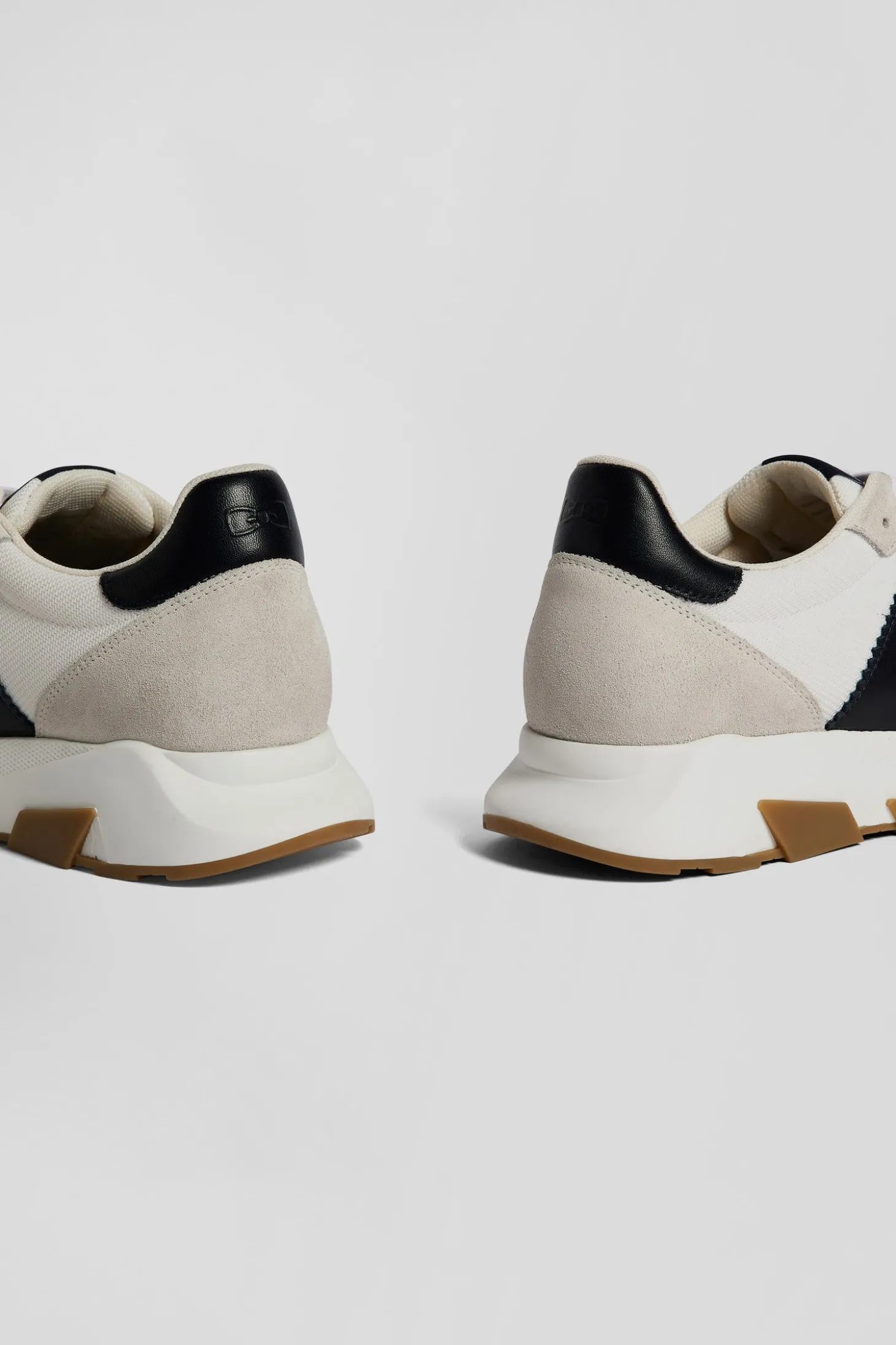 Chunky sole beige and navy blue leather sneakers