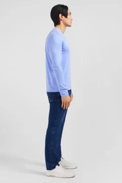 Long sleeved blue V neck t-shirt