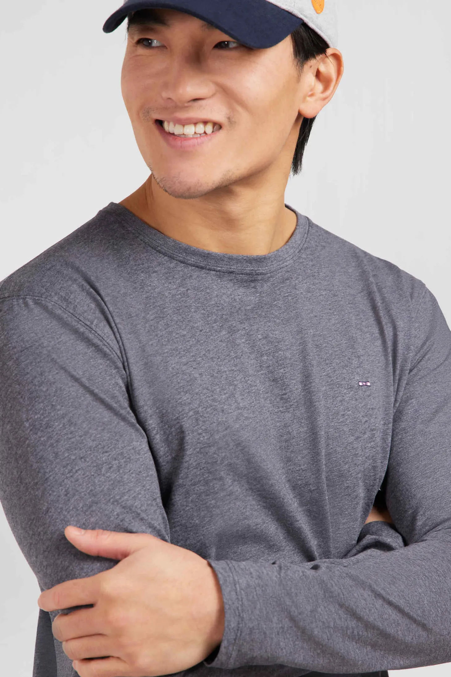 Long sleeved grey cotton t-shirt