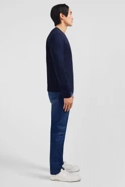 Long sleeved navy blue V neck t-shirt