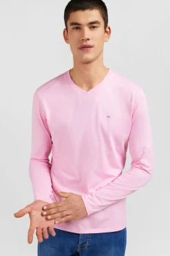 Long sleeved pink V neck t-shirt