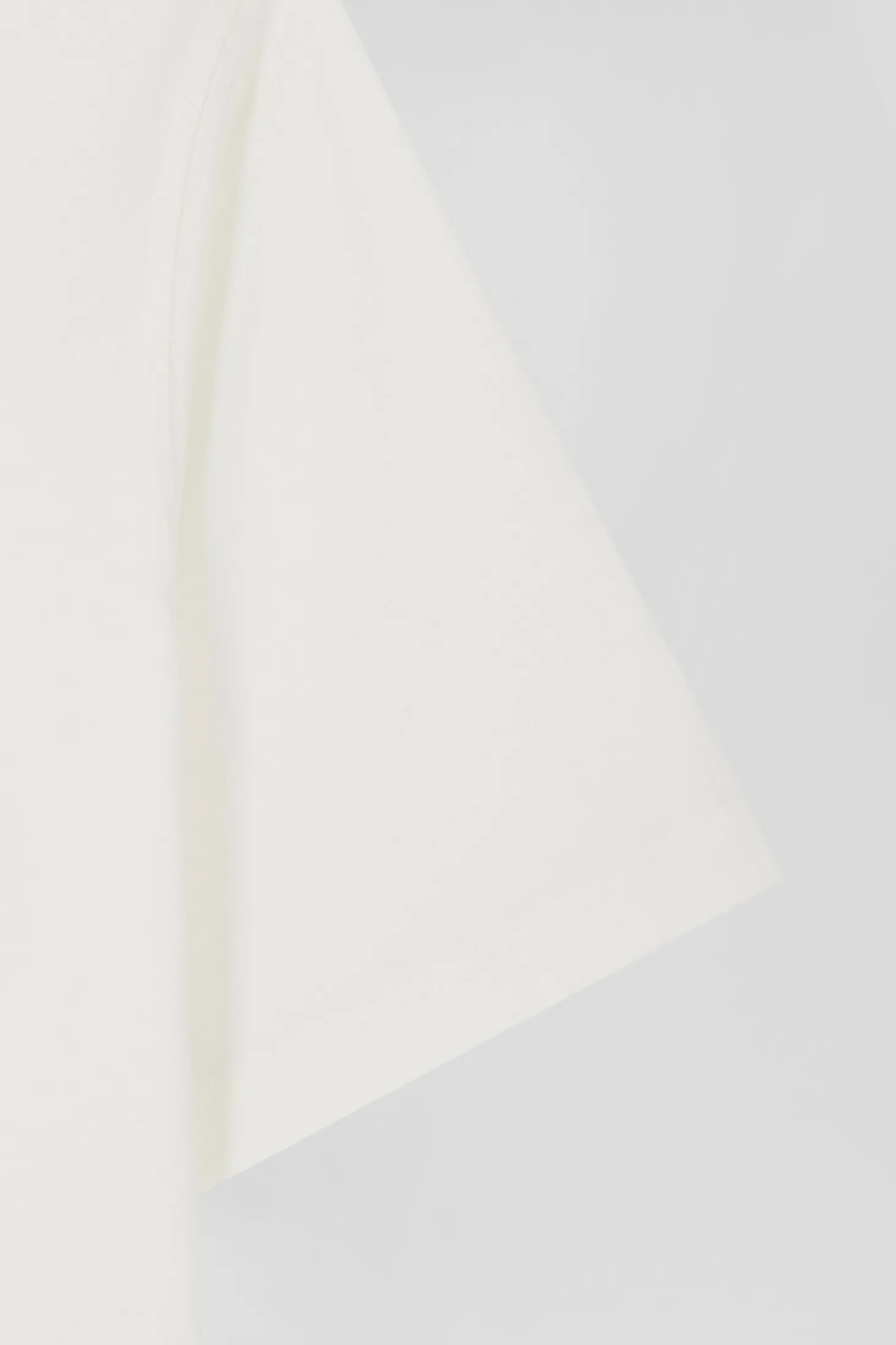 Modern ecru cotton short-sleeved T-shirt