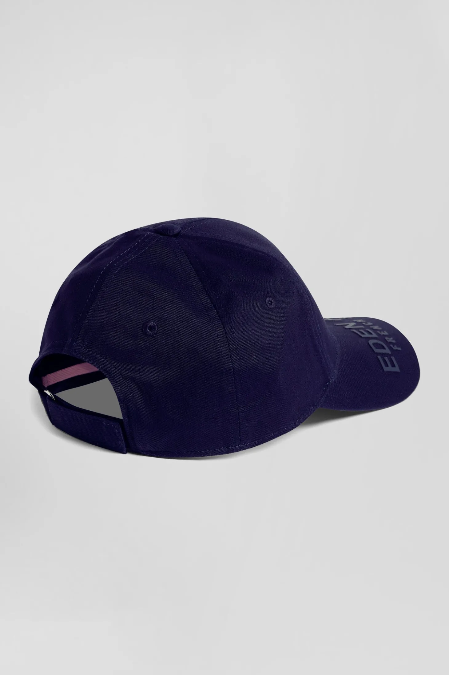 Navy blue cotton cap with branded visor