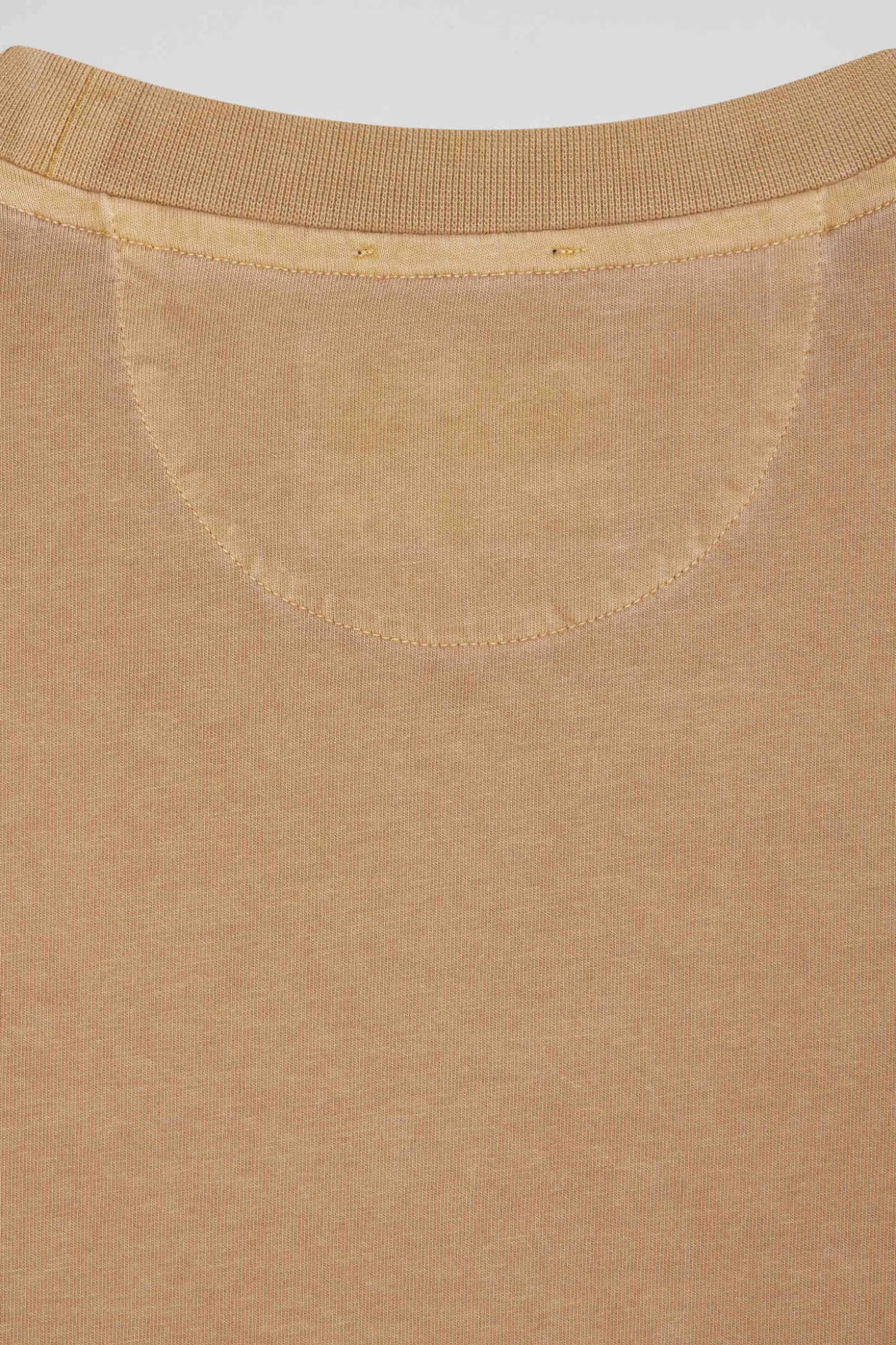 Oversize camel unisex short-sleeved T-shirt in overdyed cotton