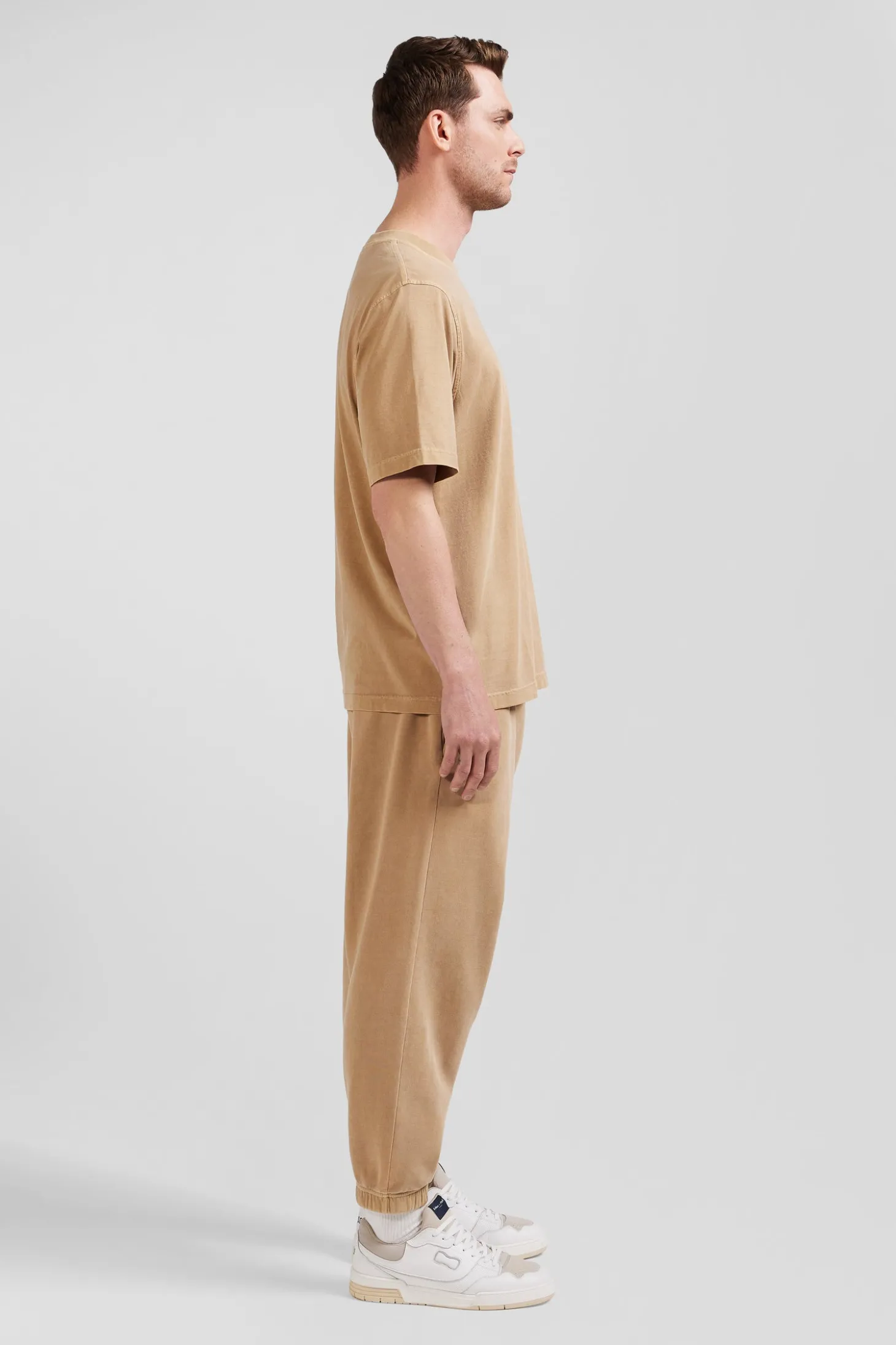 Oversize camel unisex short-sleeved T-shirt in overdyed cotton