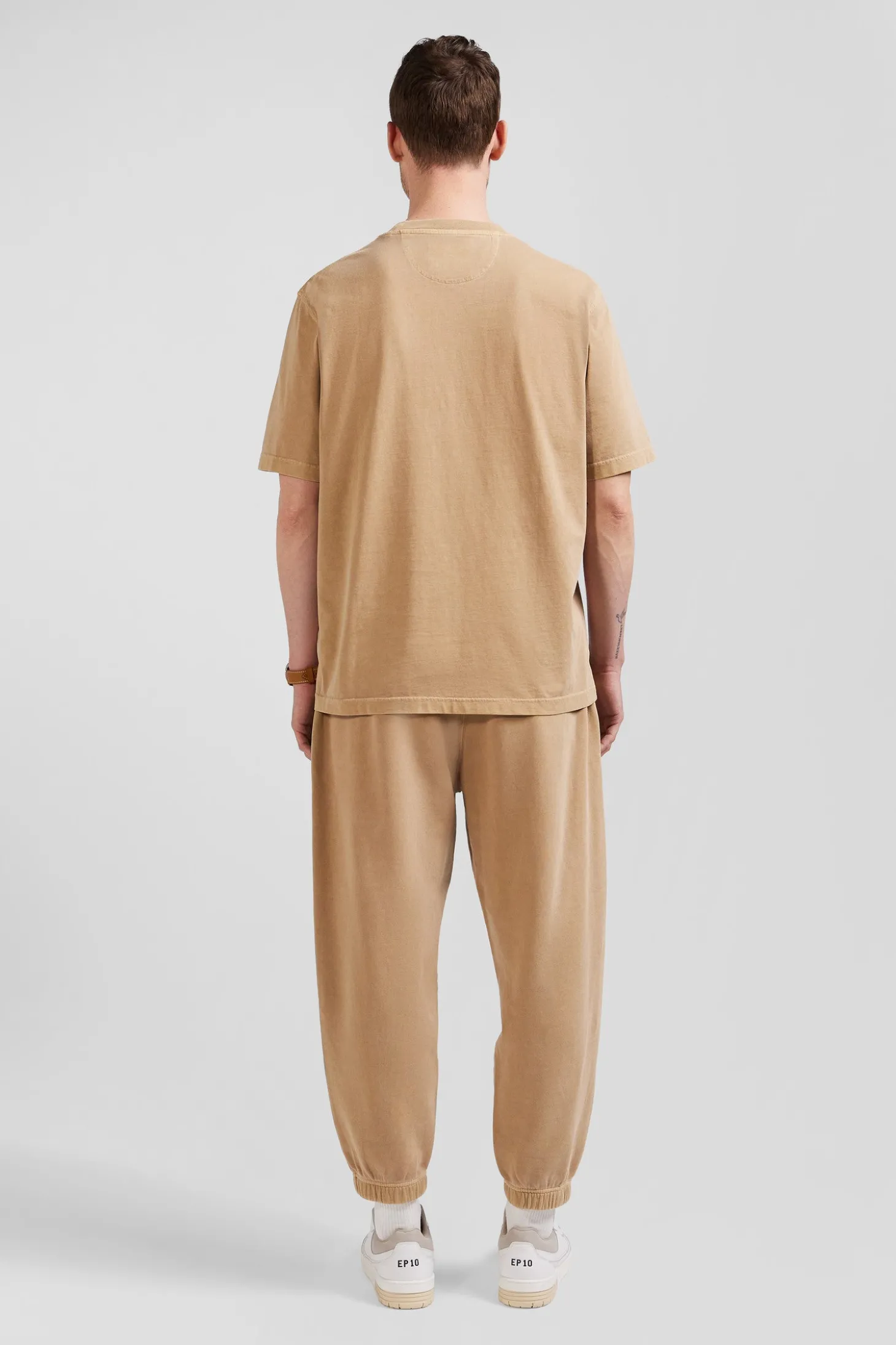 Oversize camel unisex short-sleeved T-shirt in overdyed cotton