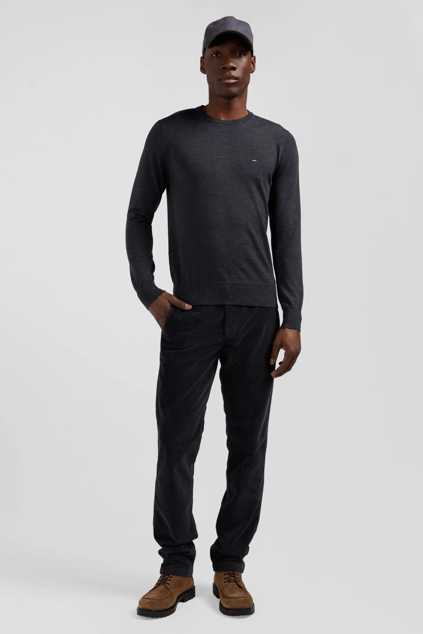 Regular anthracite grey merino wool V-neck jumper