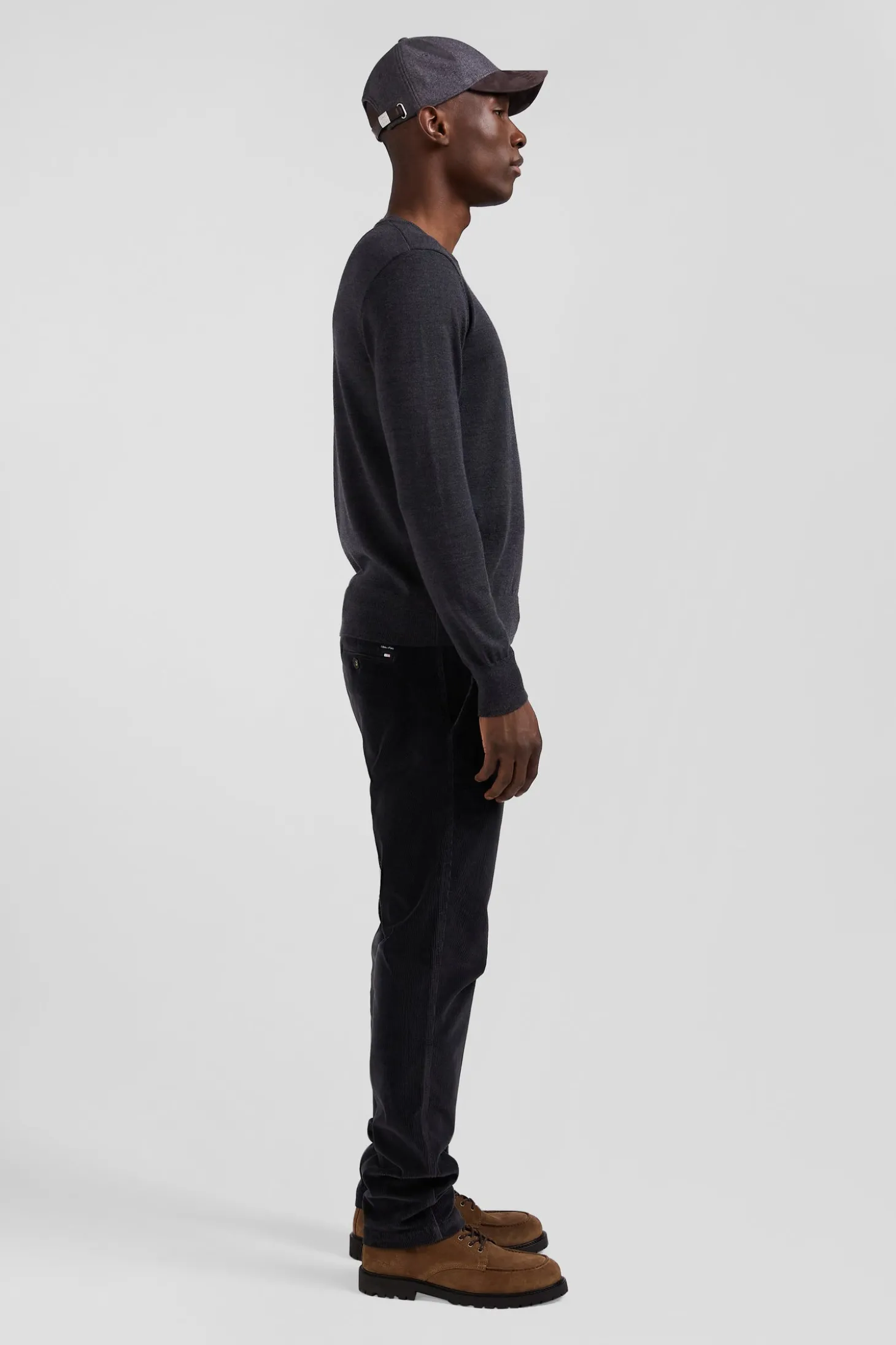 Regular anthracite grey merino wool V-neck jumper