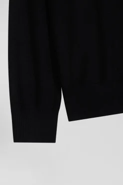 Regular black wool jumper with rugby shirt collar
