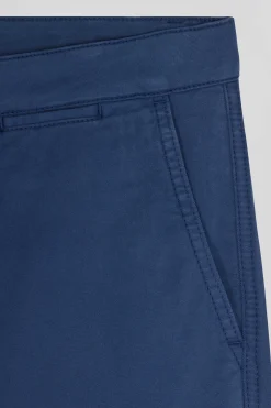 Regular blue chino trousers in stretch cotton gabardine