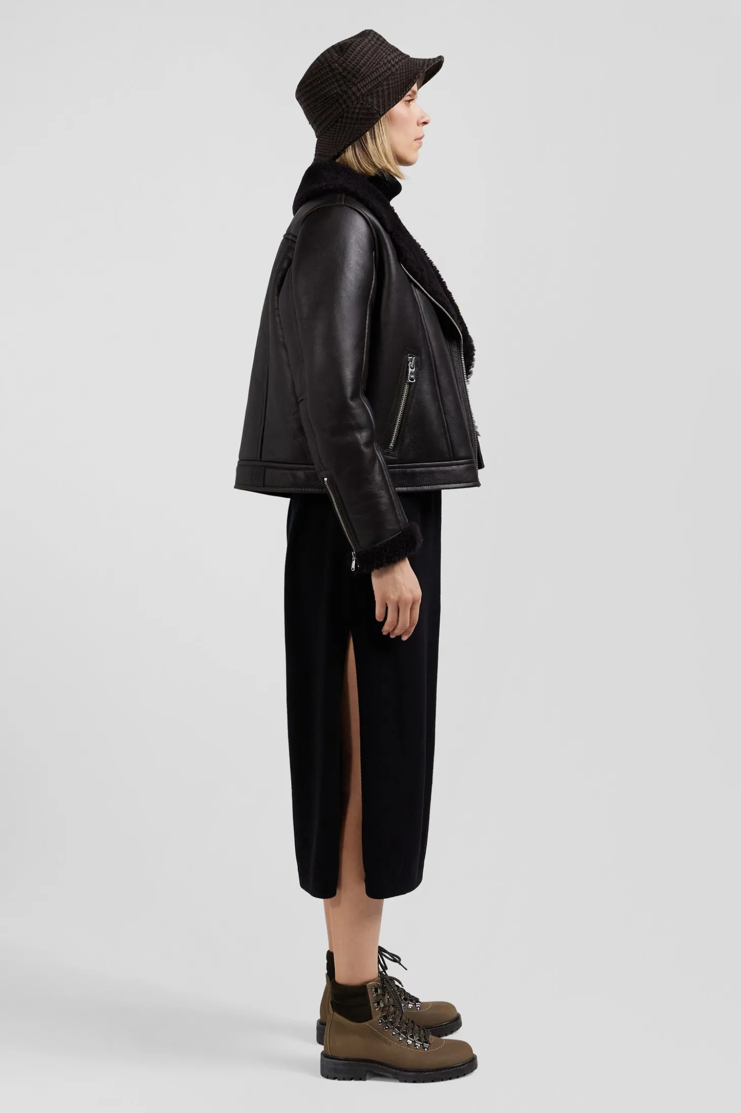 Regular brown leather zip-up jacket