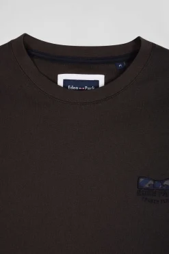 Regular brown short-sleeved cotton T-shirt with tie patchwork emblem