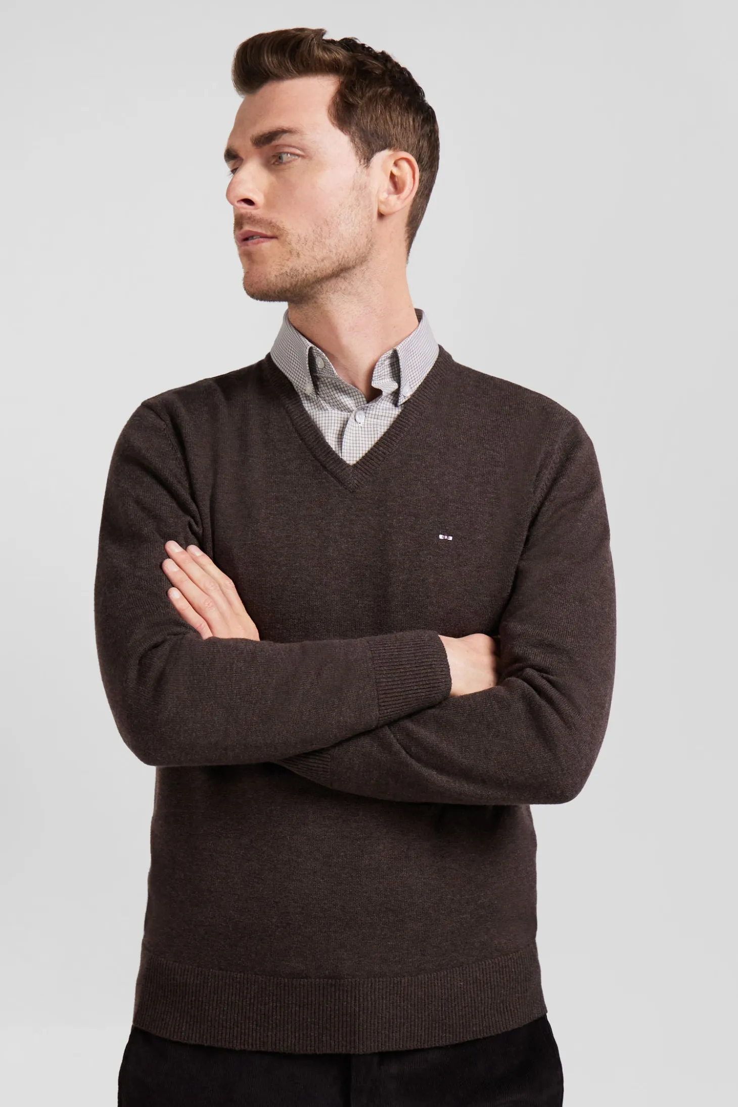 Regular brown wool and cotton V-neck jumper with striped details