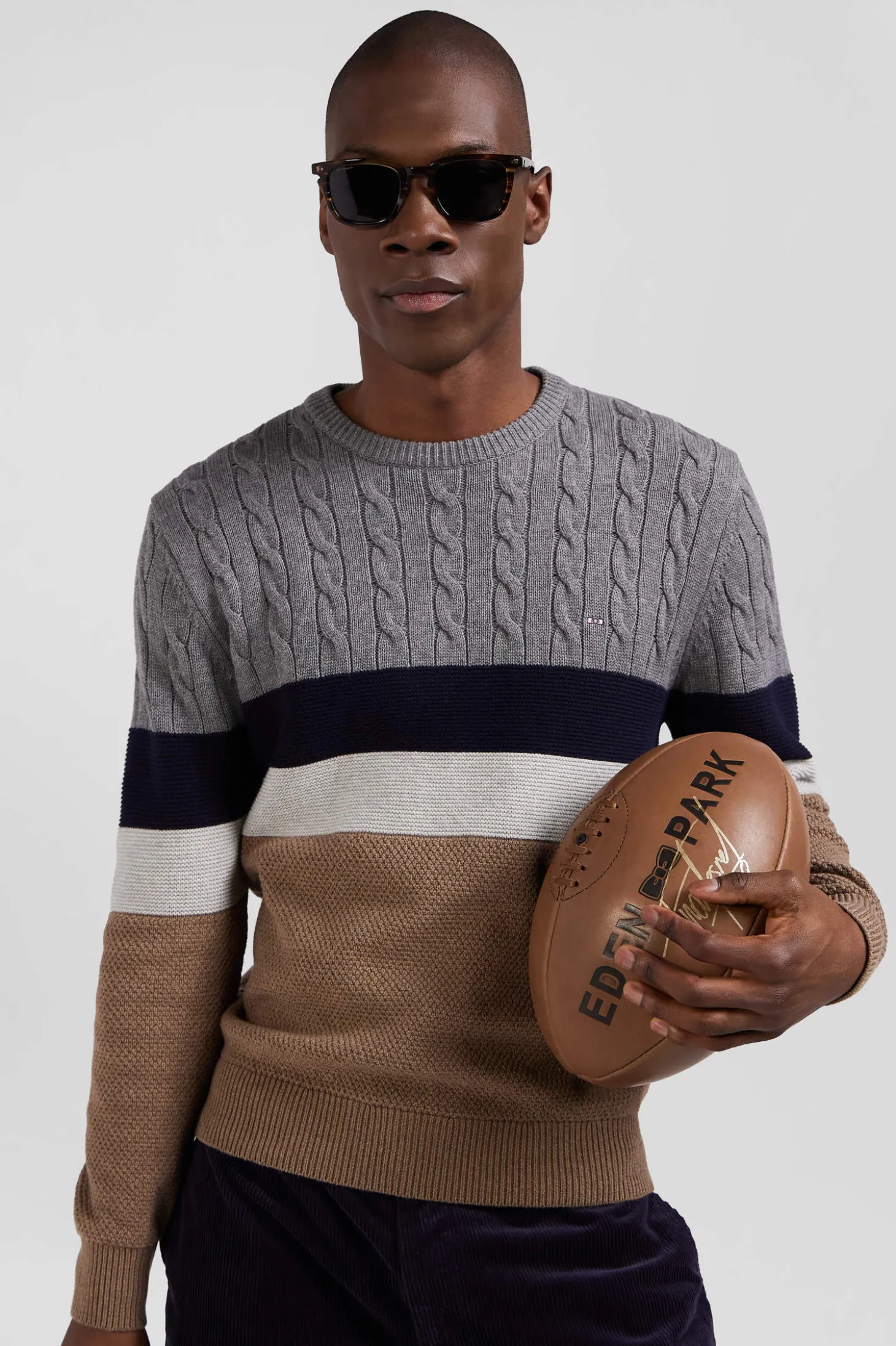 Regular brown wool and cotton crew neck jumper with knit patterns