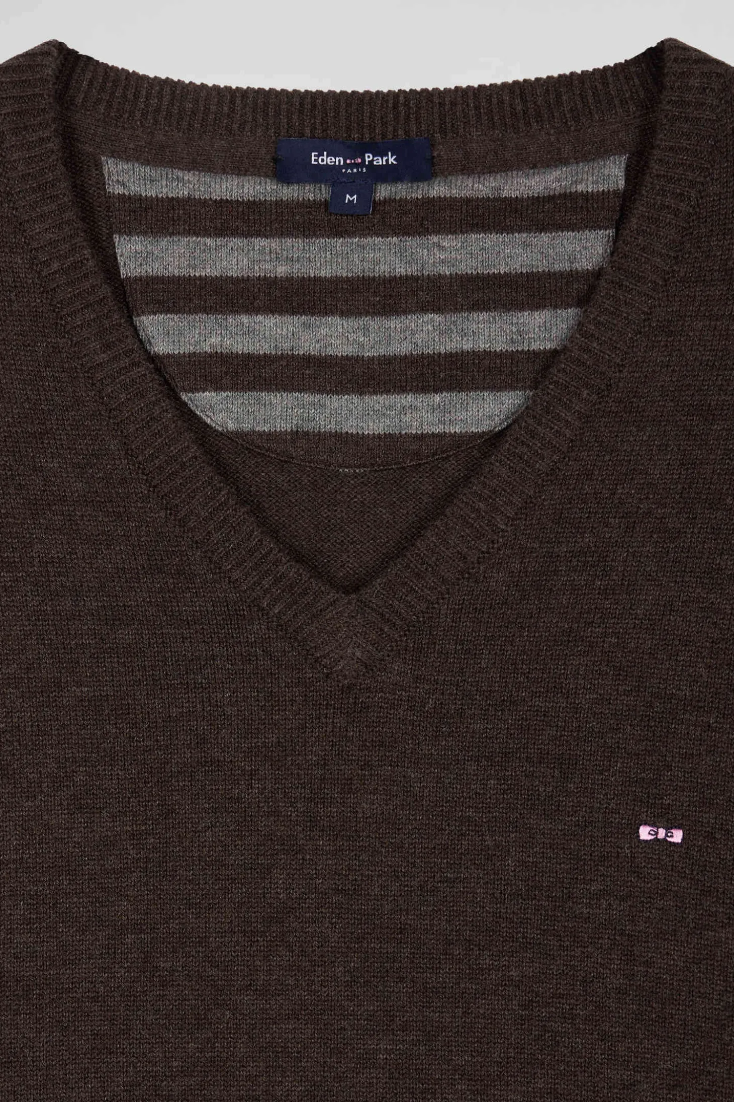 Regular brown wool and cotton V-neck jumper with striped details