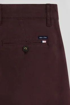 Regular burgundy chino trousers in stretch cotton gabardine