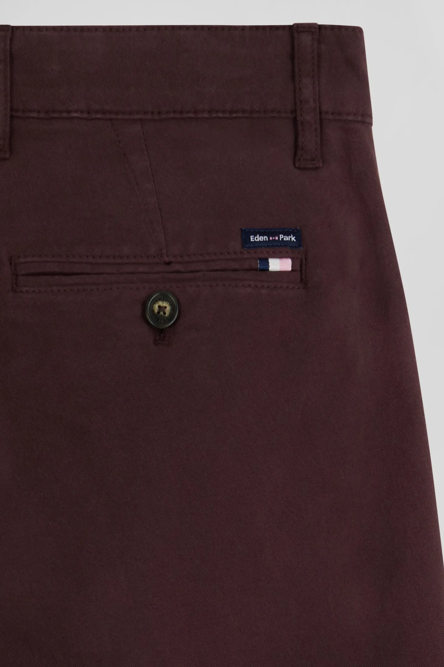 Regular burgundy chino trousers in stretch cotton gabardine