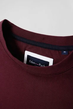 Regular burgundy short-sleeved cotton T-shirt with tie patchwork emblem