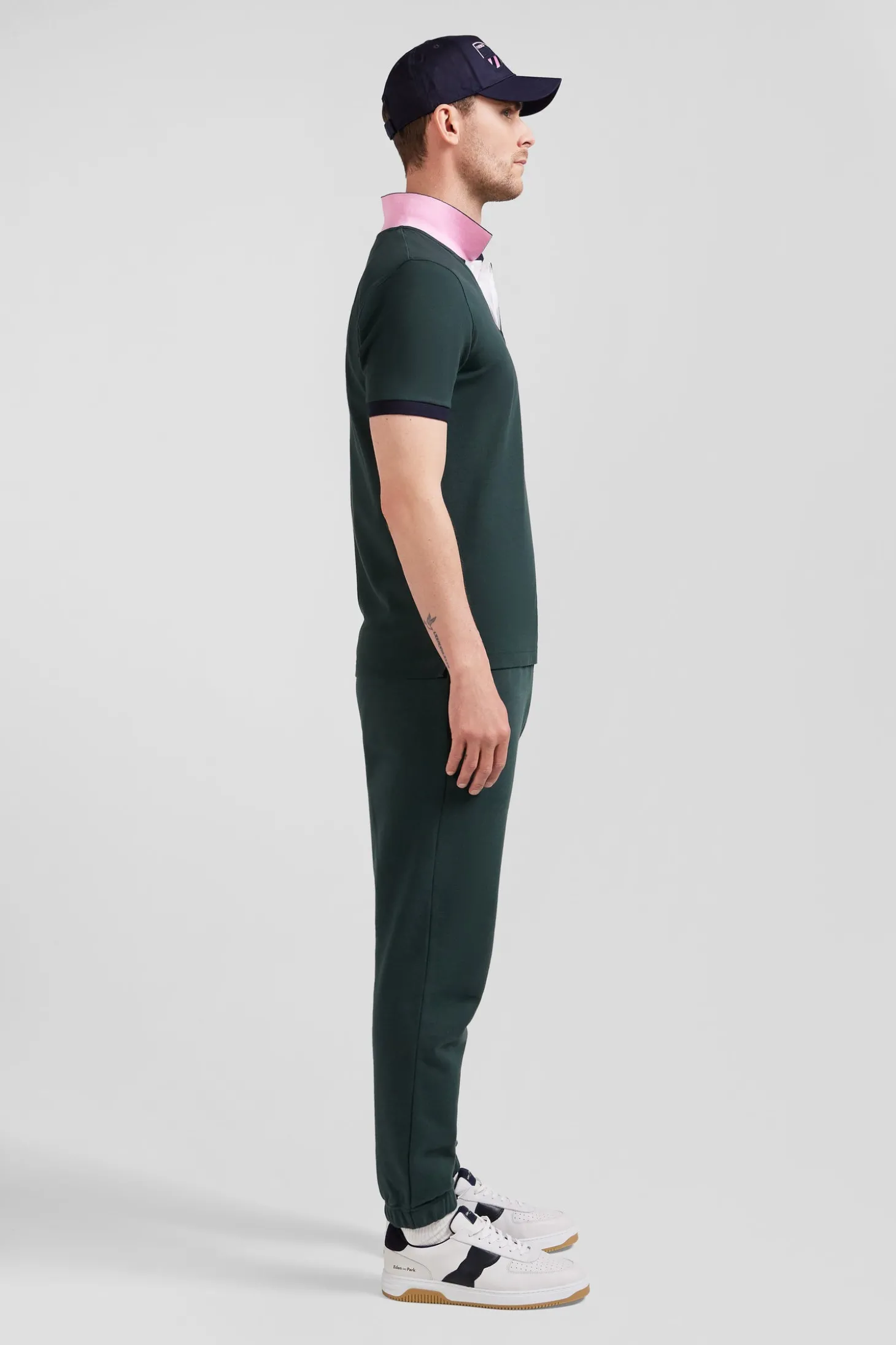 Regular green short-sleeved cotton piqué polo shirt with striped embroidery