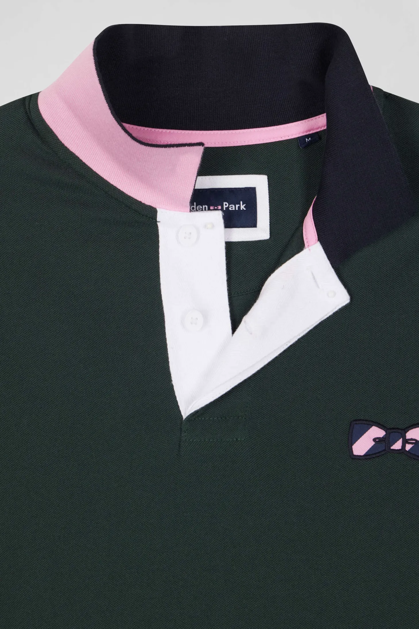 Regular green short-sleeved cotton piqué polo shirt with striped embroidery