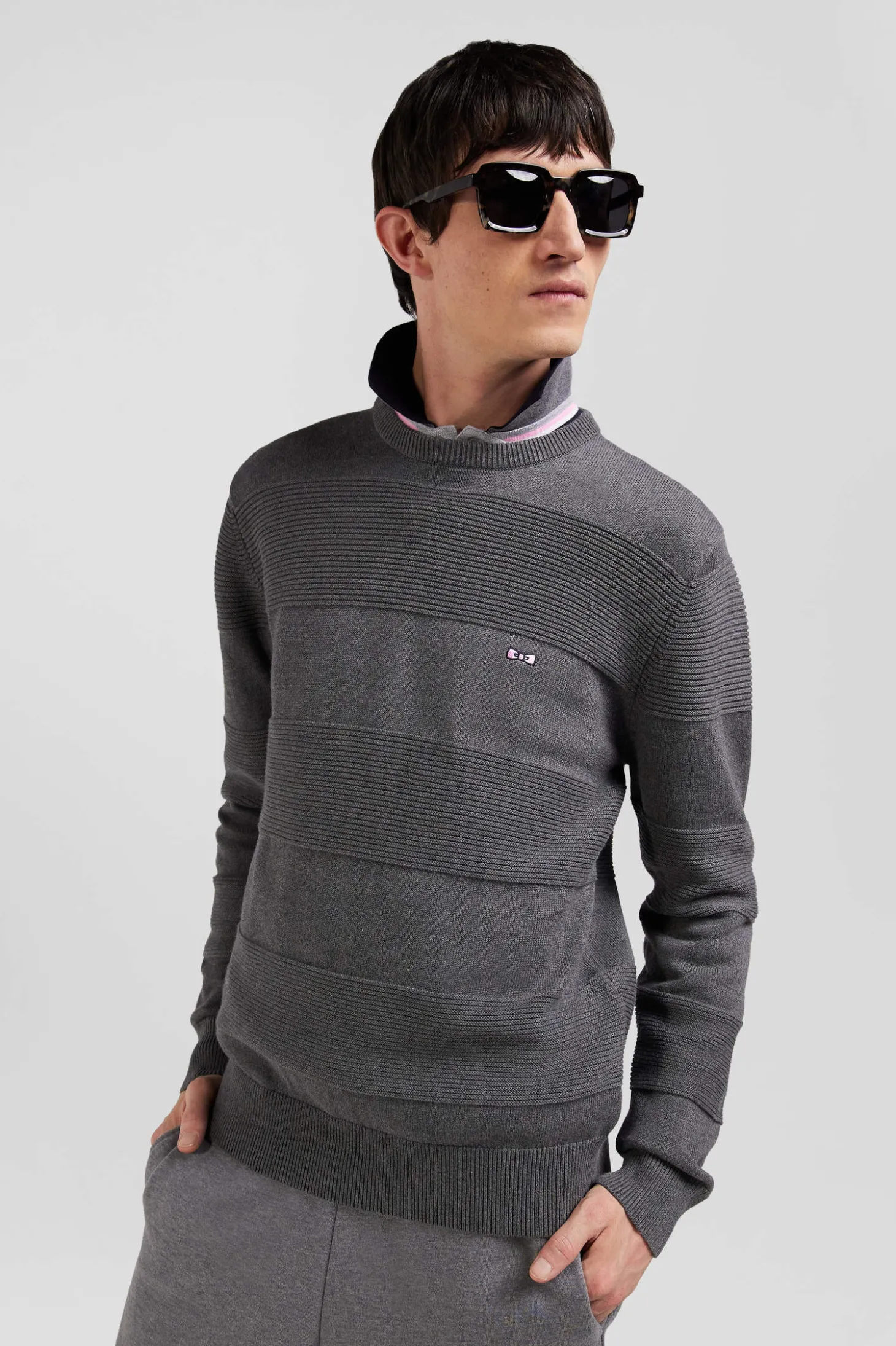 Regular grey cotton crew neck jumper with knit patterns