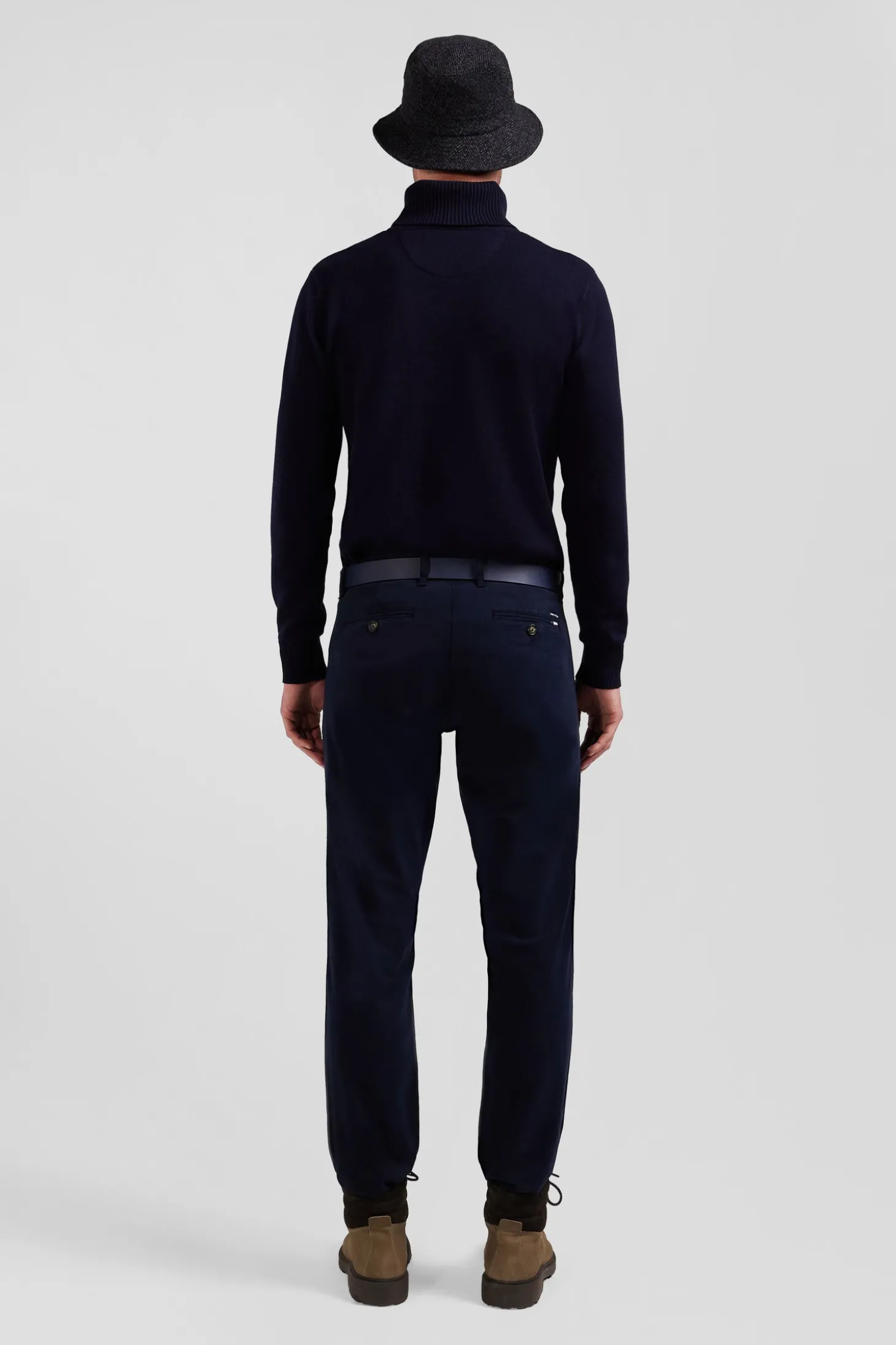 Regular navy blue chino trousers in stretch cotton gabardine