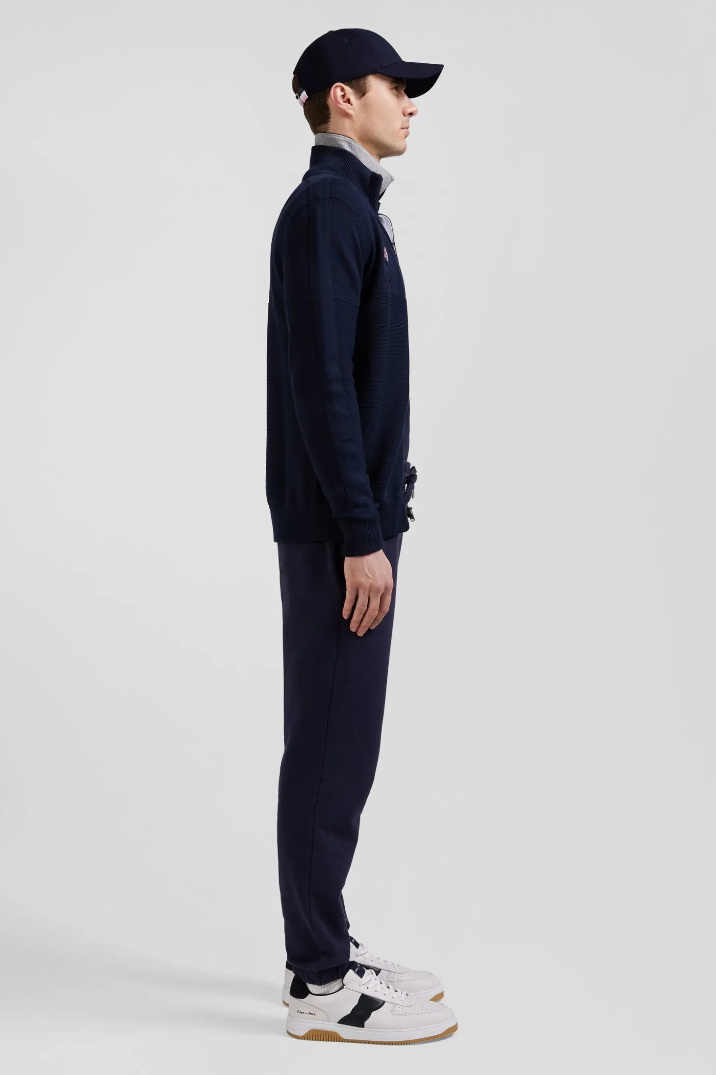 Regular navy blue cotton zipped cardigan with XV de France rubber badge and tricolour details