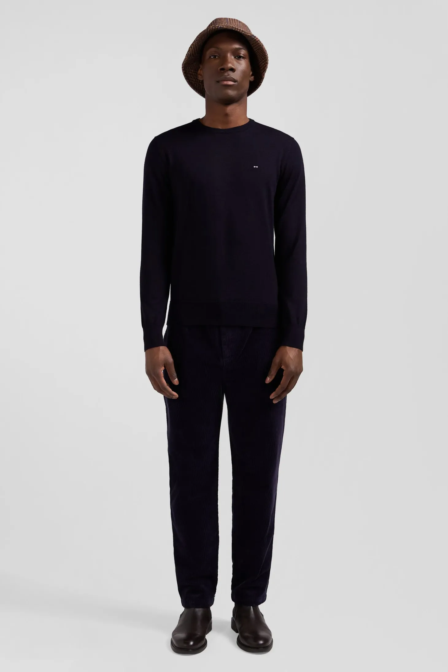 Regular navy blue merino wool V-neck jumper