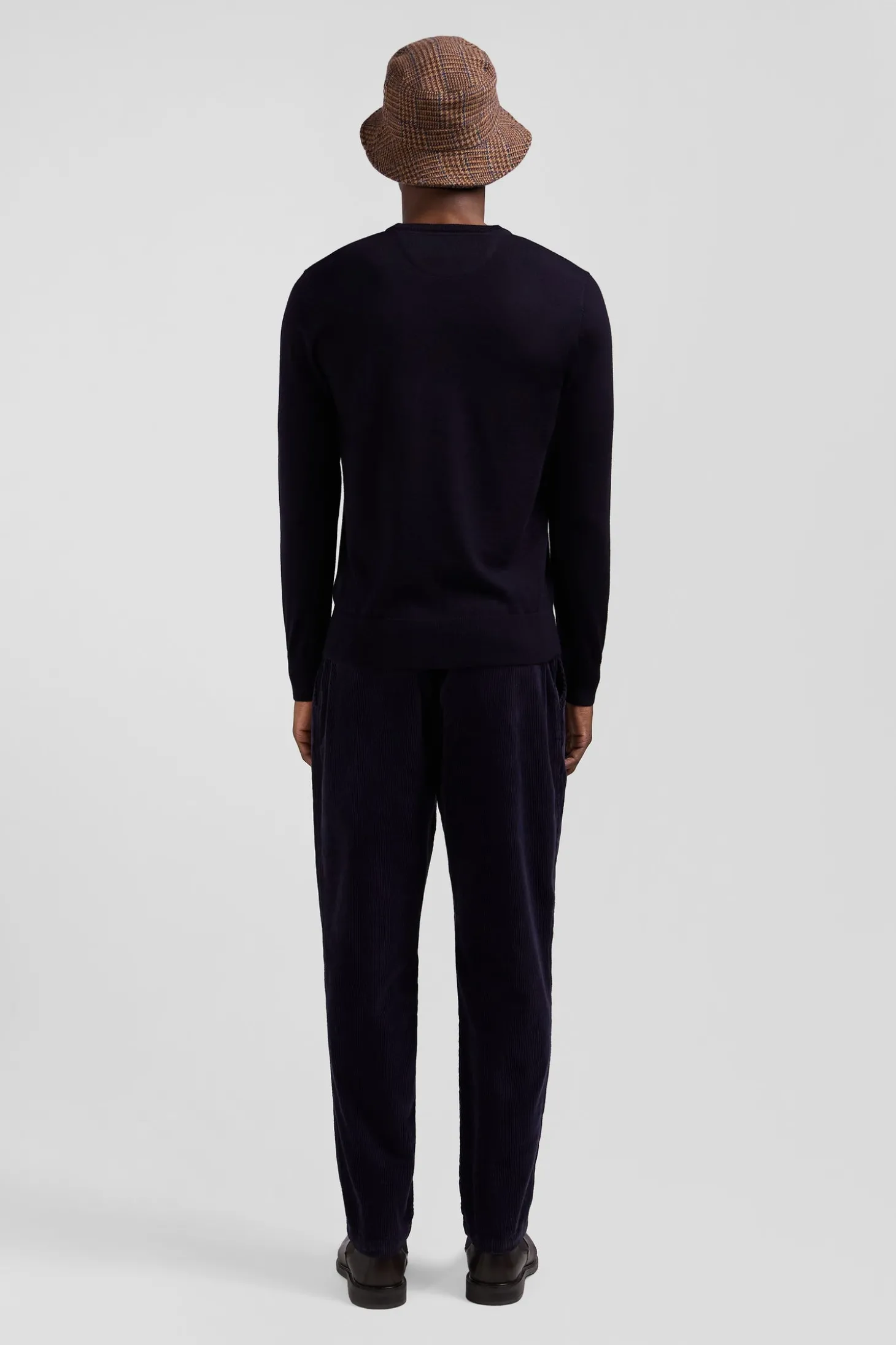 Regular navy blue merino wool V-neck jumper