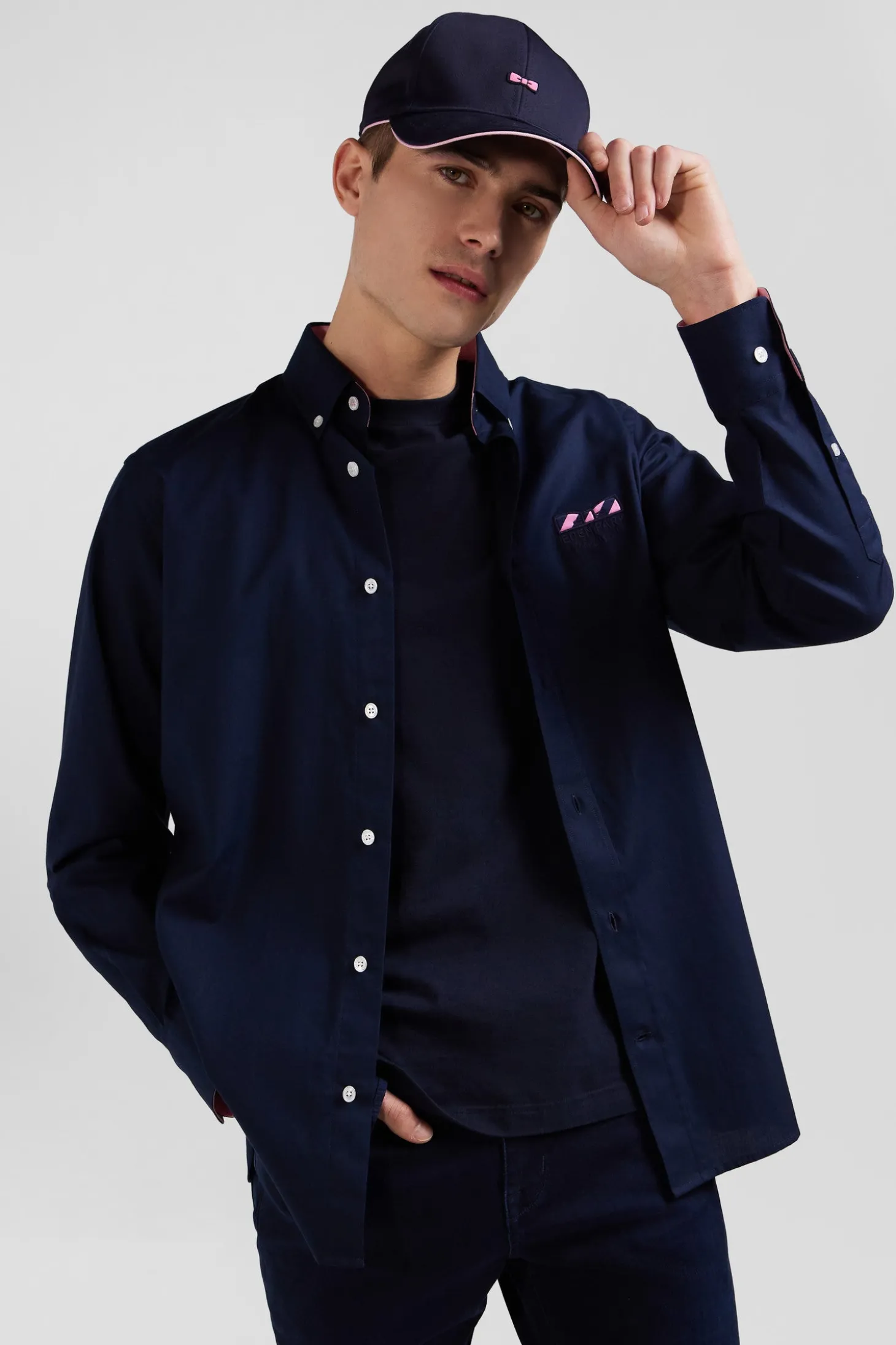 Regular navy blue oxford cotton shirt with striped bow tie detail