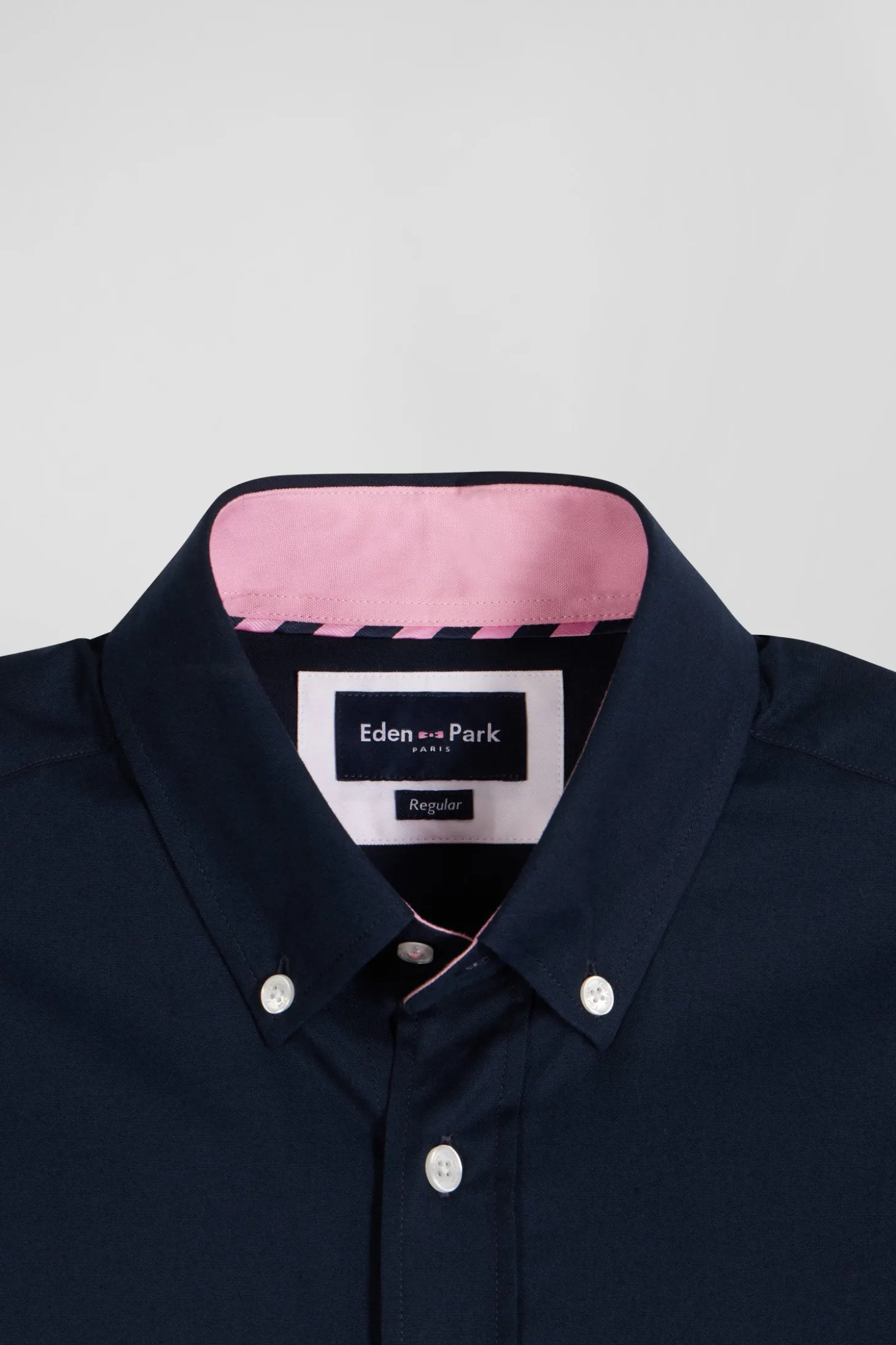 Regular navy blue oxford cotton shirt with striped bow tie detail