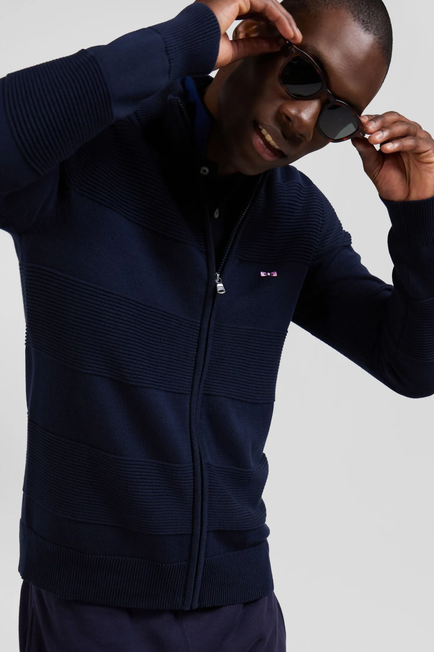 Regular navy blue plain cotton zipped cardigan with knit patterns