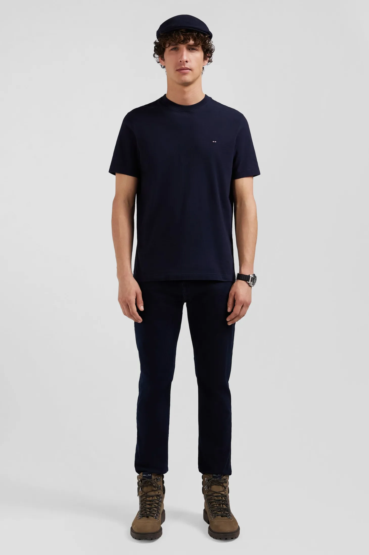 Regular navy blue short-sleeved cotton T-shirt with back patch
