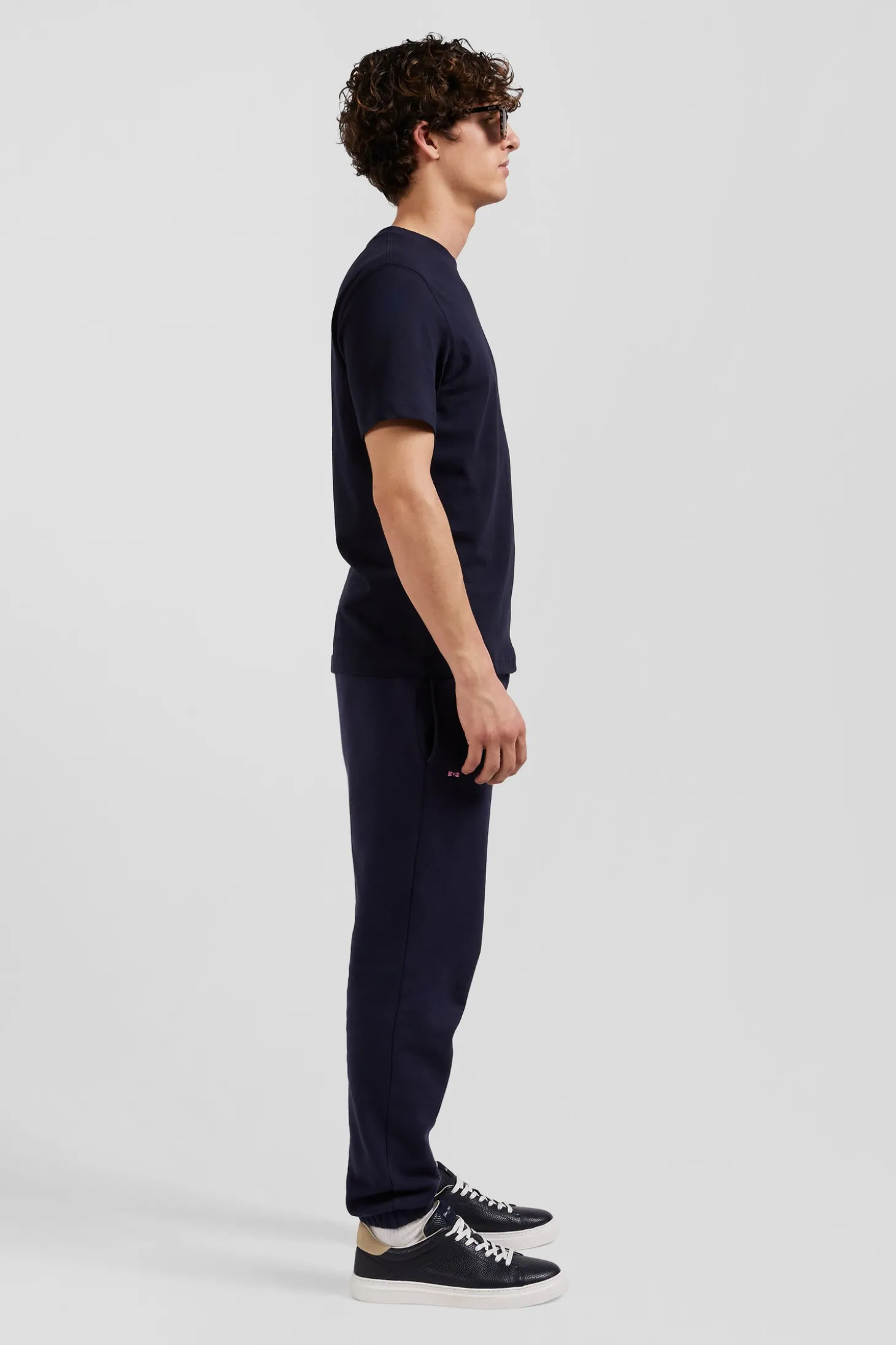 Regular navy blue short-sleeved cotton T-shirt with back embroidery