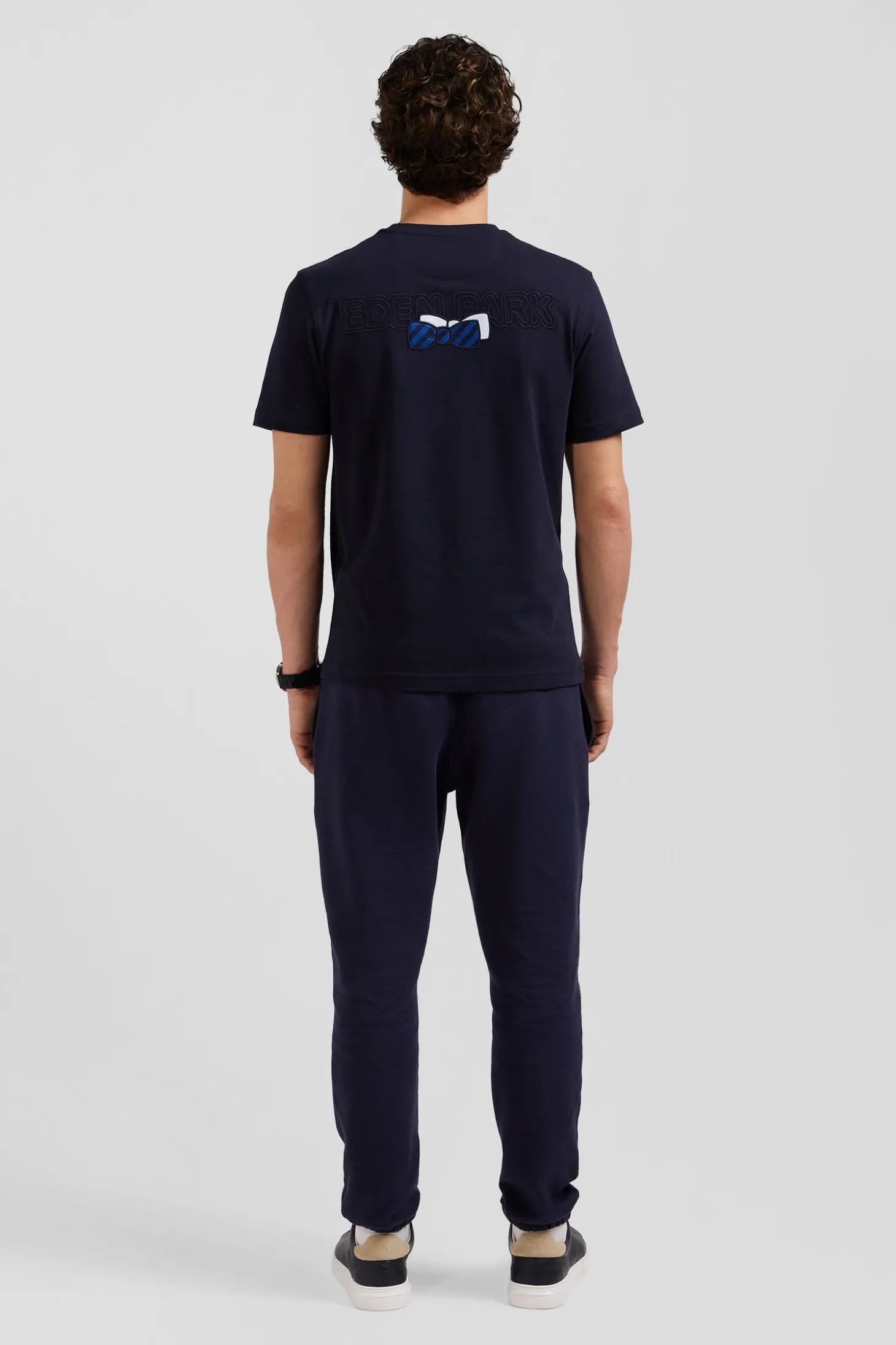 Regular navy blue short-sleeved cotton T-shirt with back embroidery
