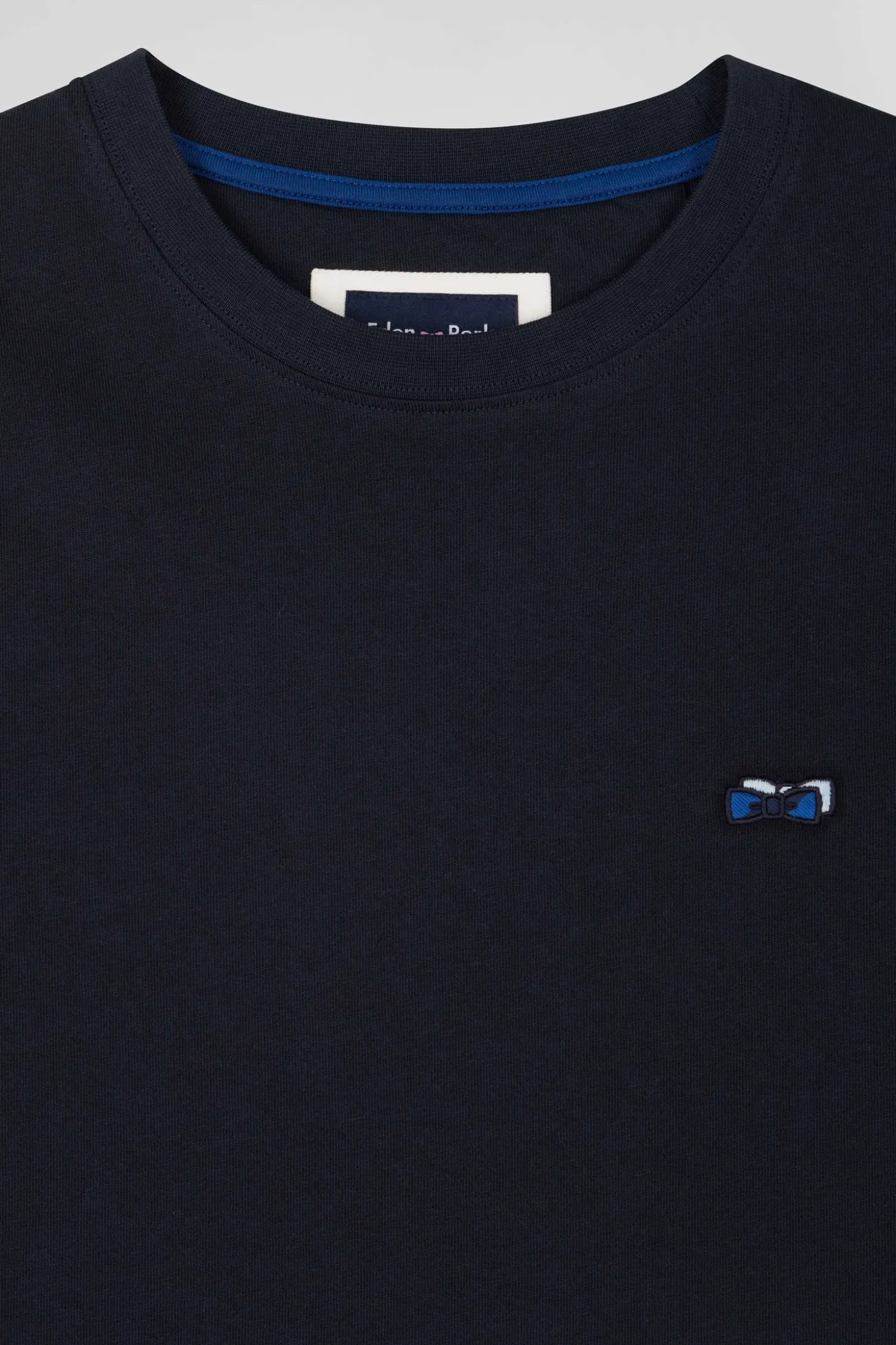 Regular navy blue short-sleeved cotton T-shirt with back embroidery