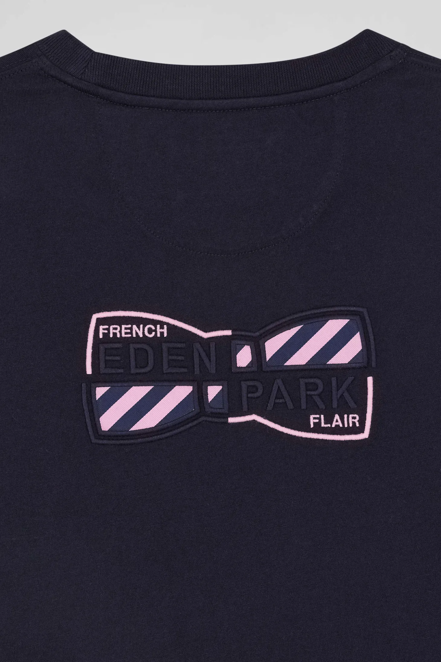 Regular navy short-sleeved cotton T-shirt with back emblem embroidery