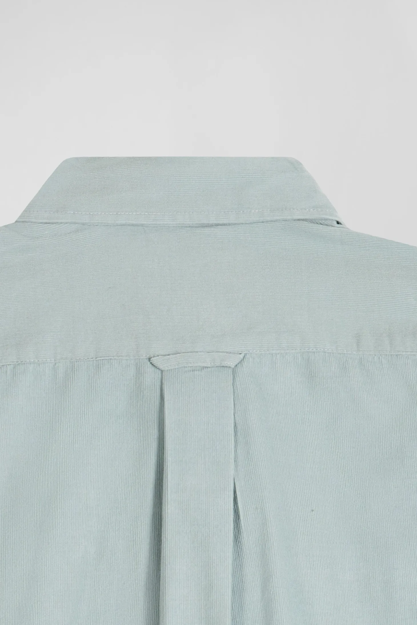 Regular plain aqua green cotton shirt with button-down collar and chest pocket