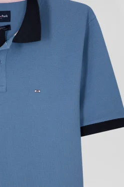 Regular sky blue short-sleeved cotton piqué polo shirt with contrasting details