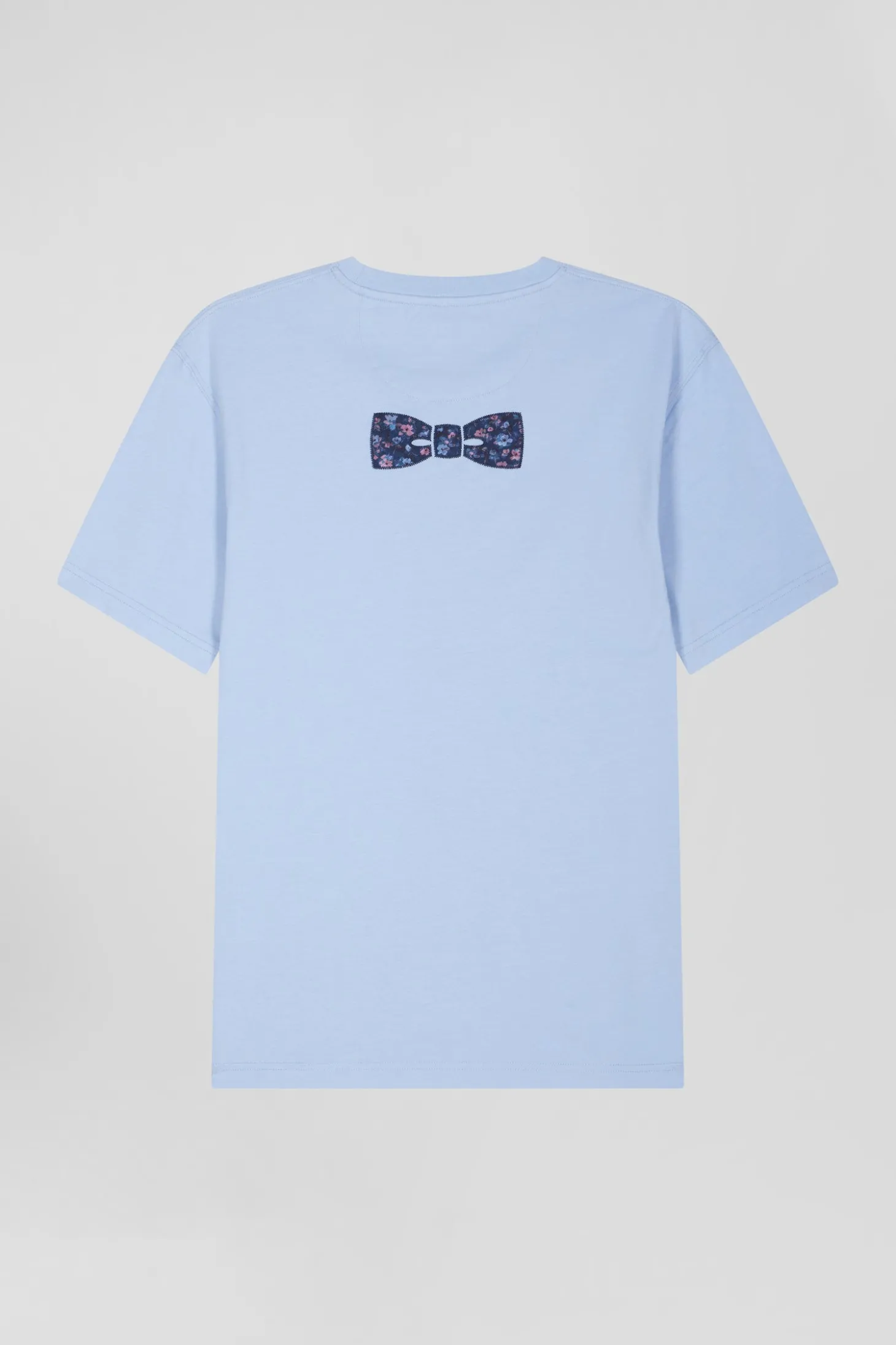 Regular sky blue short-sleeved cotton T-shirt with back patch