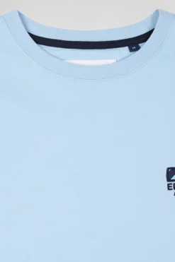 Regular sky blue short-sleeved cotton T-shirt with tie patchwork emblem