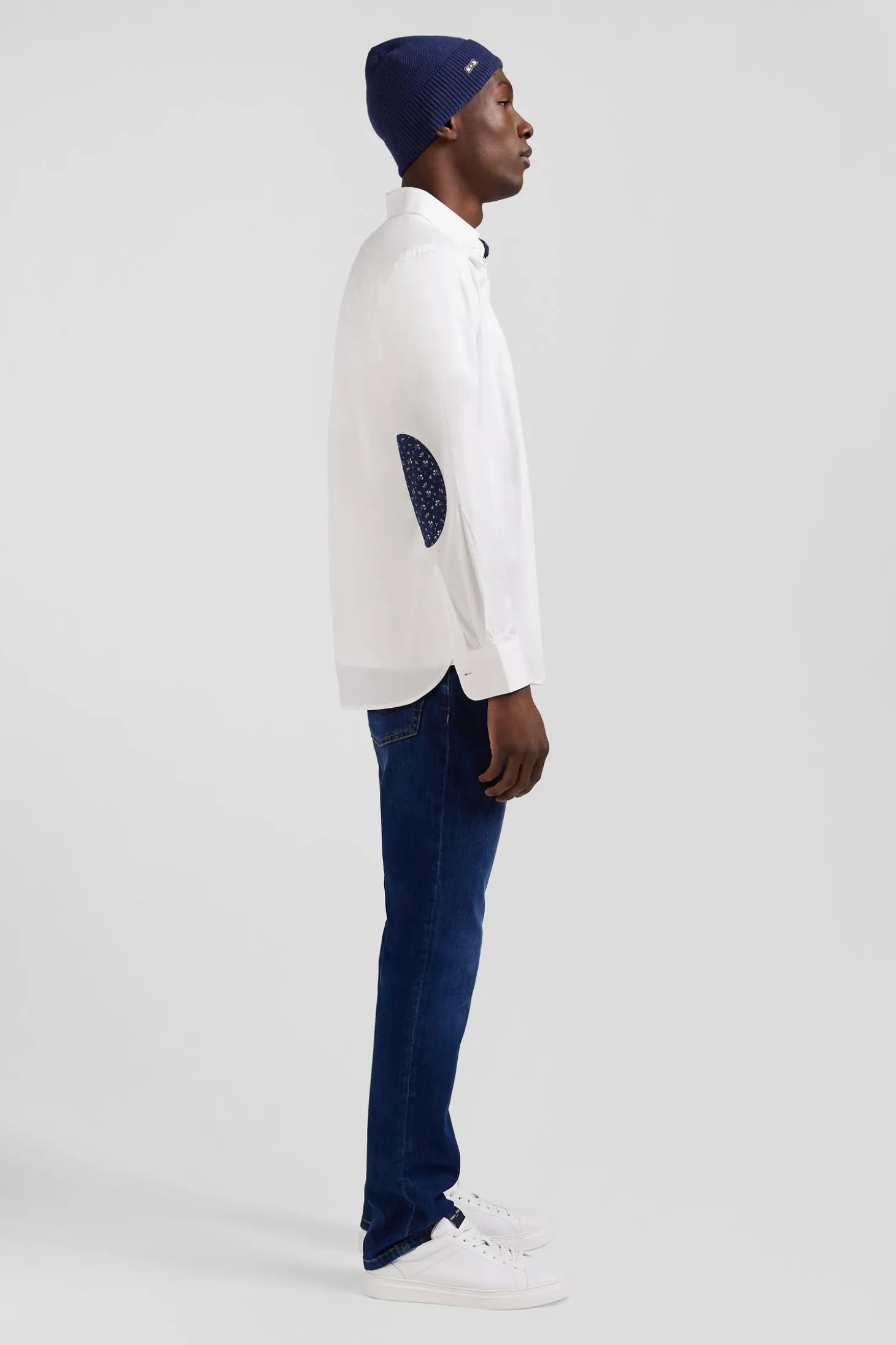 Regular white cotton poplin shirt with button-down collar and printed elbow patches