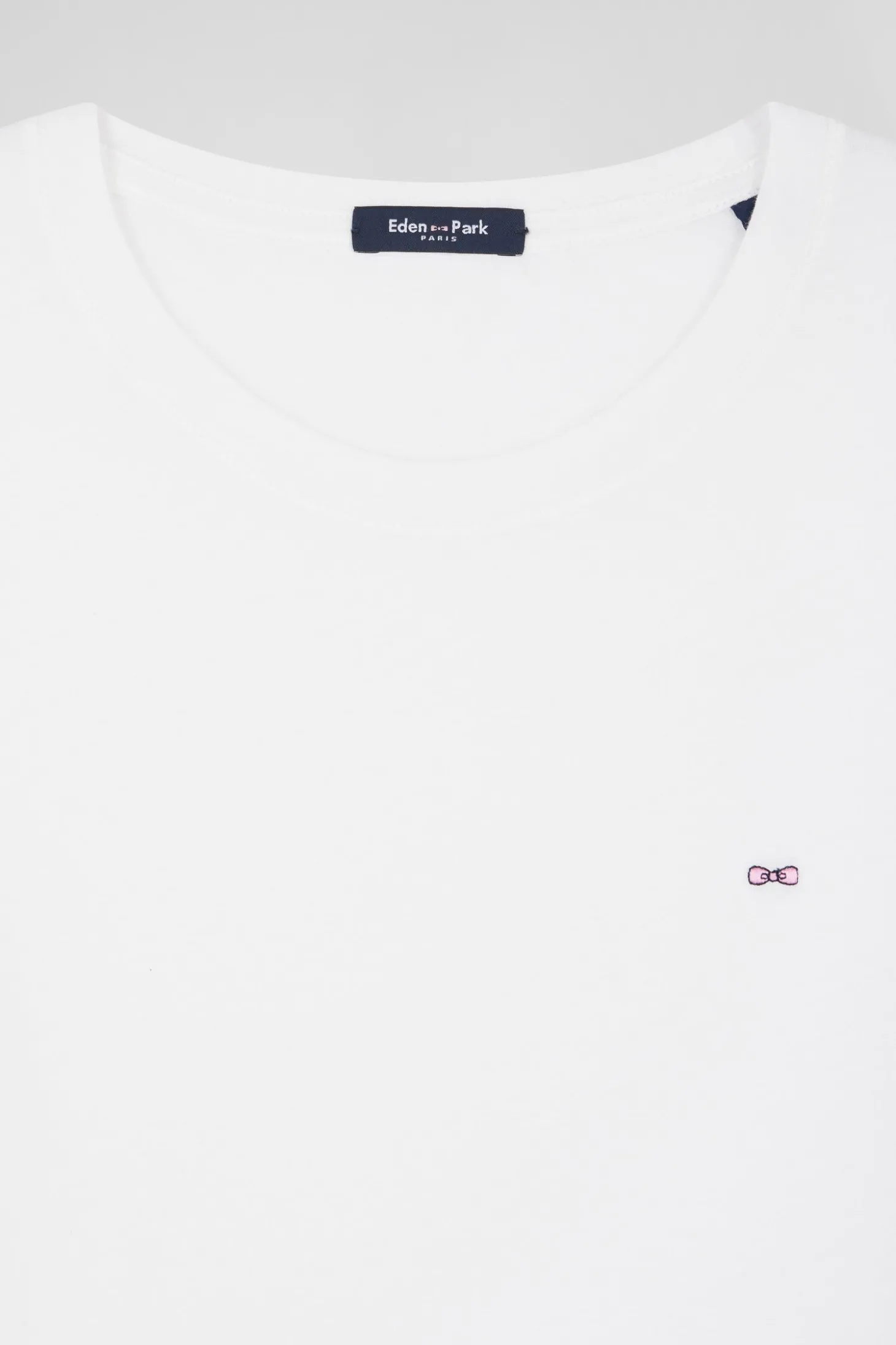 Regular women's white short-sleeved cotton T-shirt