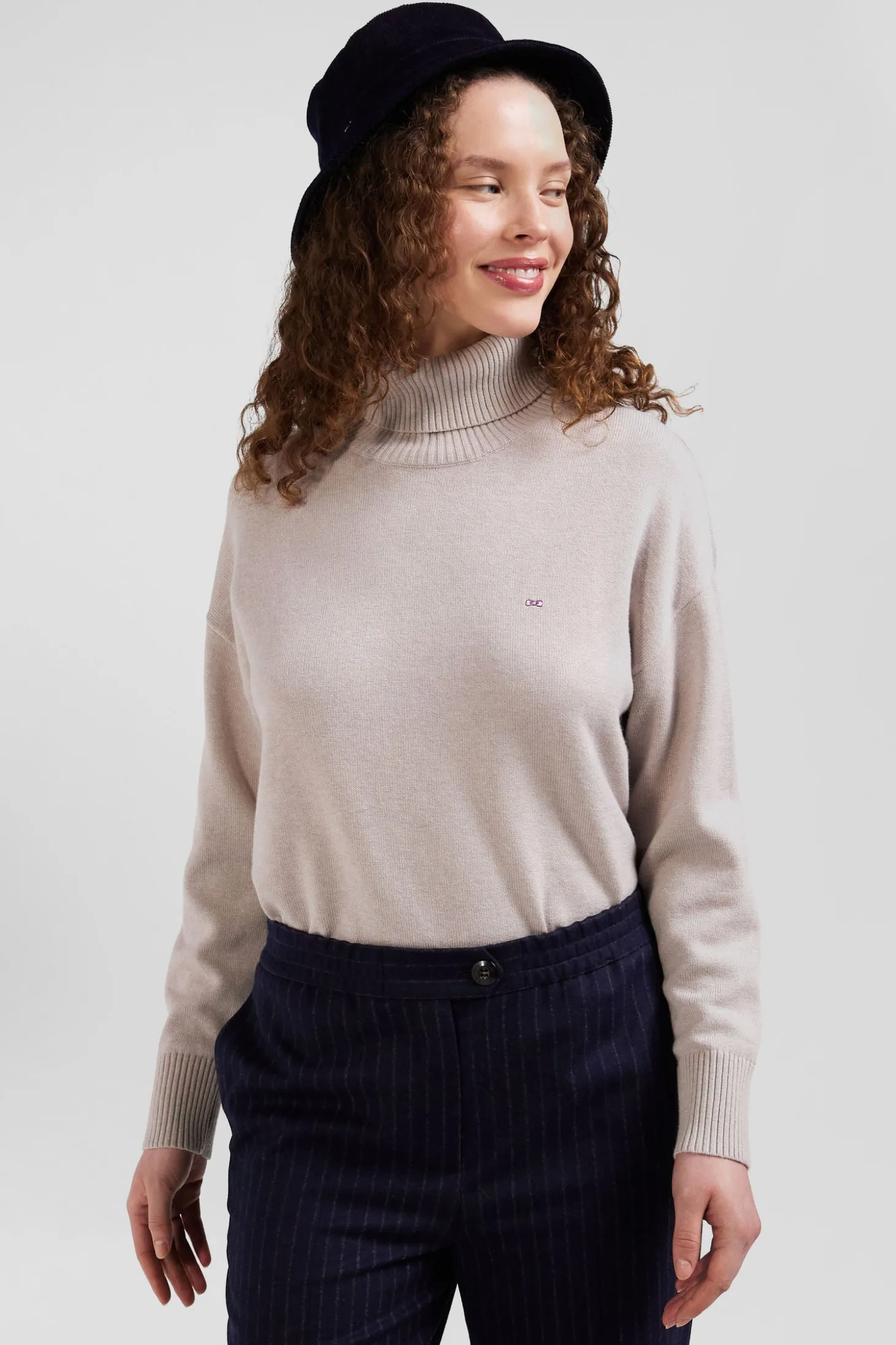 Relaxed beige wool and cotton turtleneck jumper