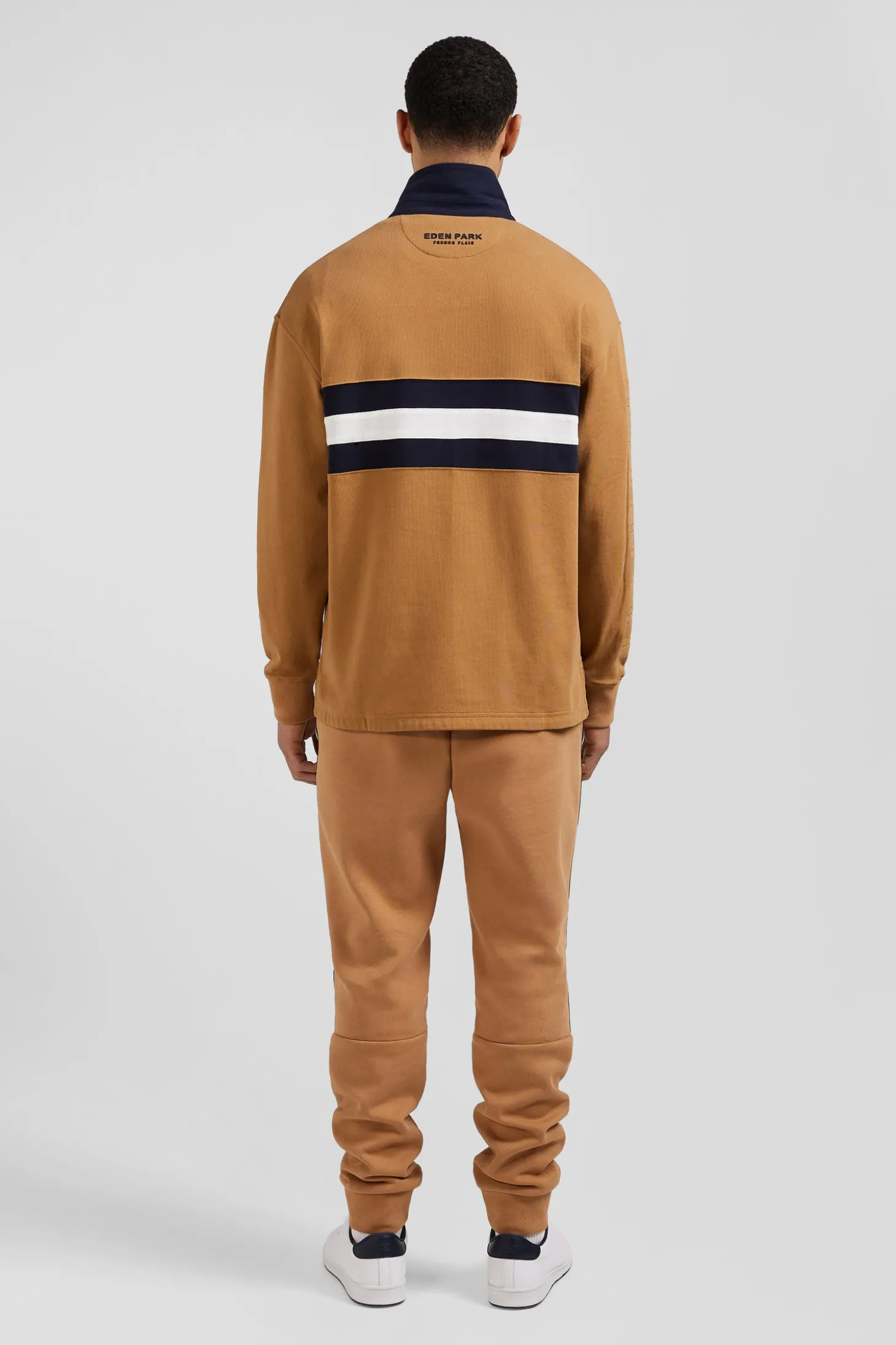 Relaxed camel embroidered long-sleeved cotton rugby shirt