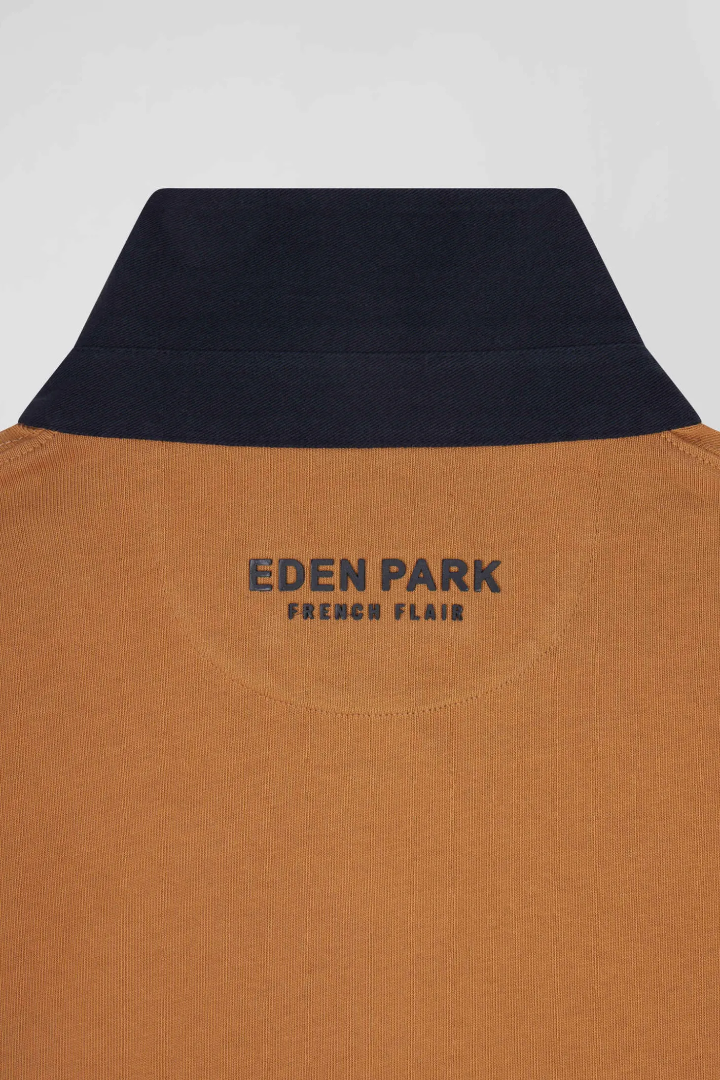 Relaxed camel embroidered long-sleeved cotton rugby shirt